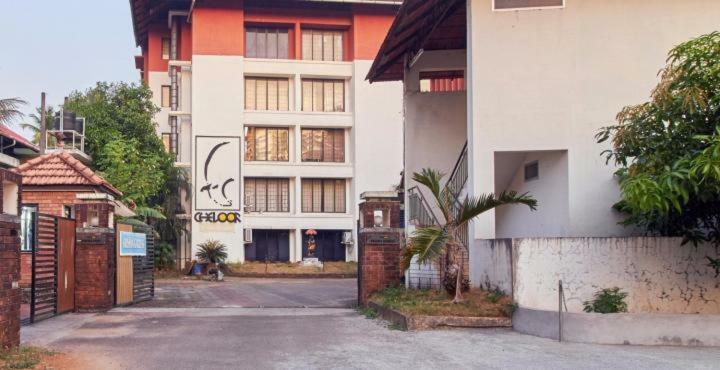 Hotel Krishna Gardens Guruvāyūr Exterior foto